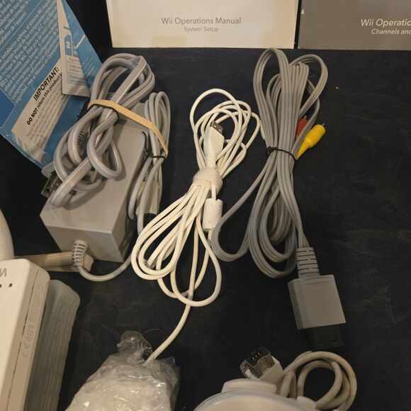 Nintendo Wii Console Bundle w/ Controllers, Sensor Bar, Cooling Stand, Manuals - Picture 3 of 6